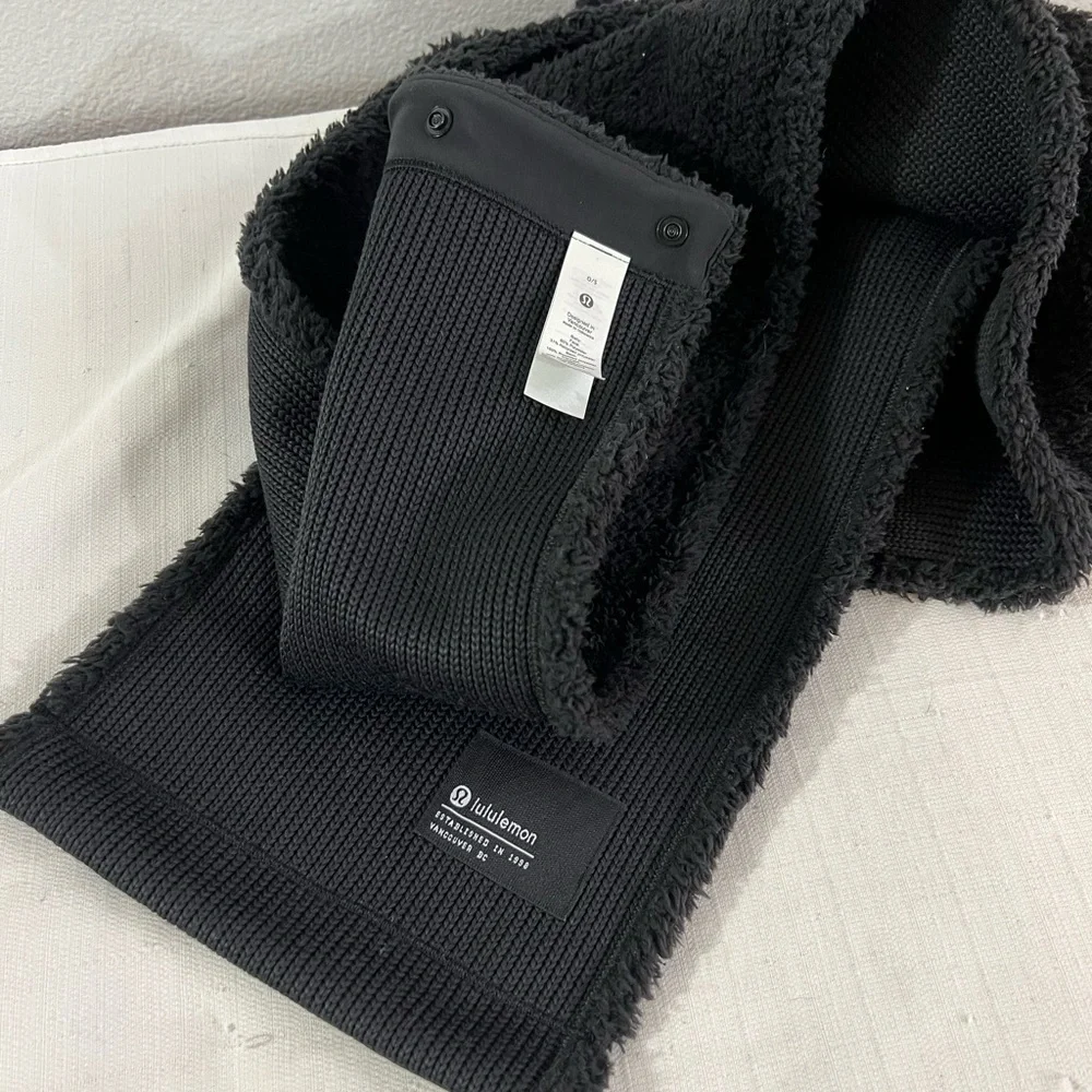 Lululemon‎ skinny snap scarf